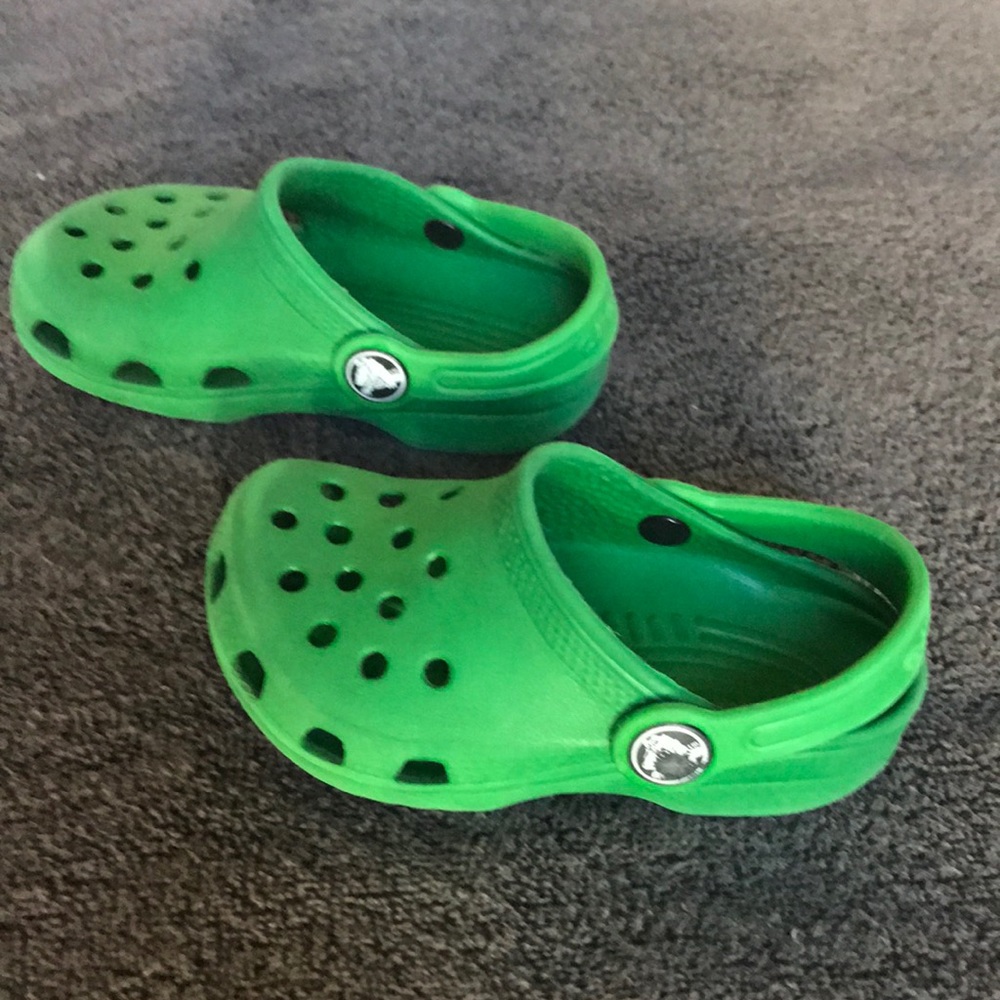 Children’s sz.6/7 Green Crocs